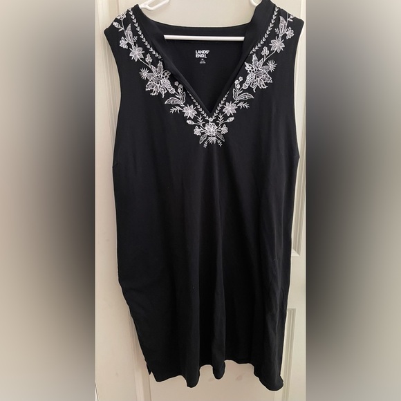 Lands’ End Women’s Black Floral Embroidered Sleeveless Shift Dress sz 3X - Picture 1 of 5